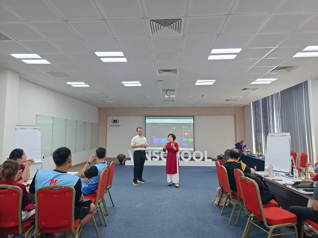Formative Assessment with KiwiBee — Vinschool training photo 2