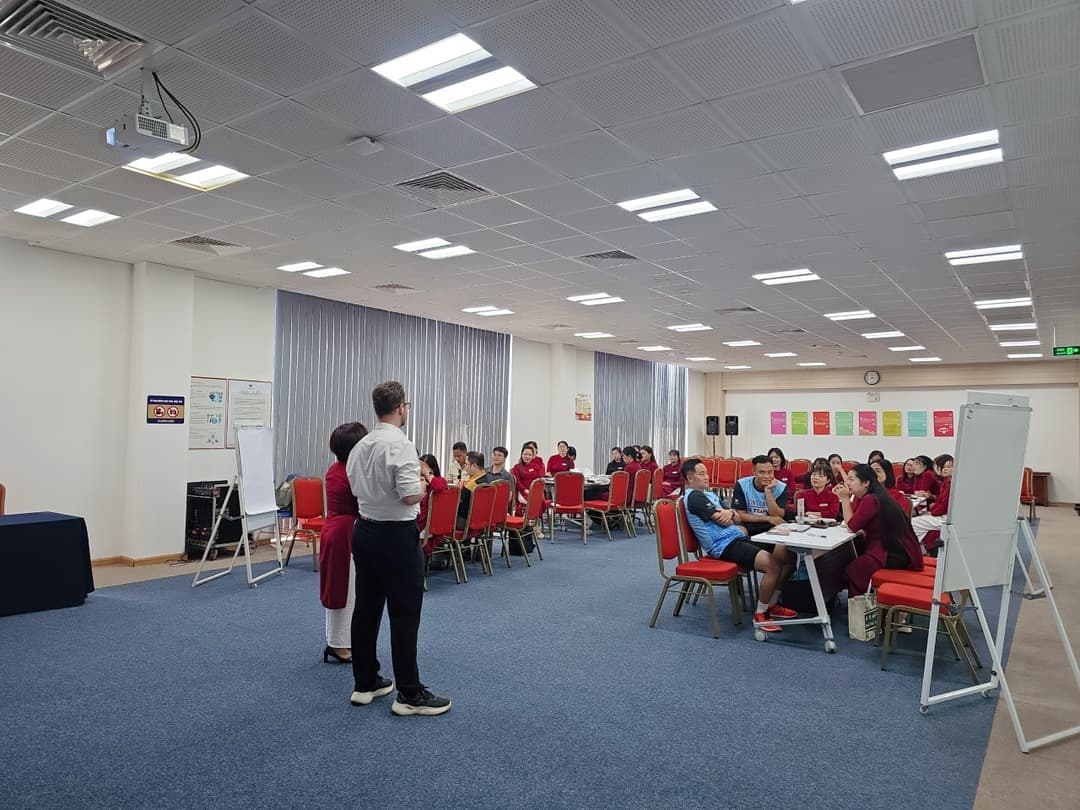 Formative Assessment with KiwiBee — Vinschool training photo 3